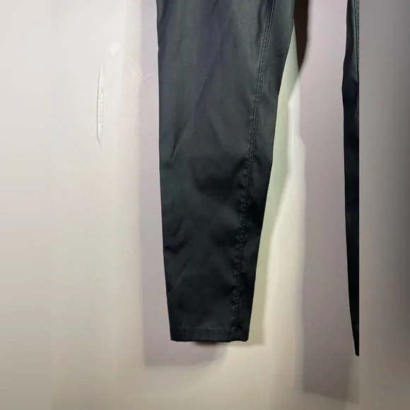 DENIM & CO. Black Denim 5 Pocket Pull-on Straight-Leg Jeggings Womens size 10 - Picture 6 of 12